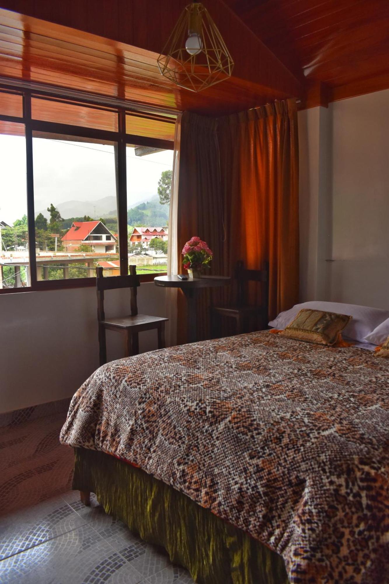 Suzet House Guest House Oxapampa Luaran gambar