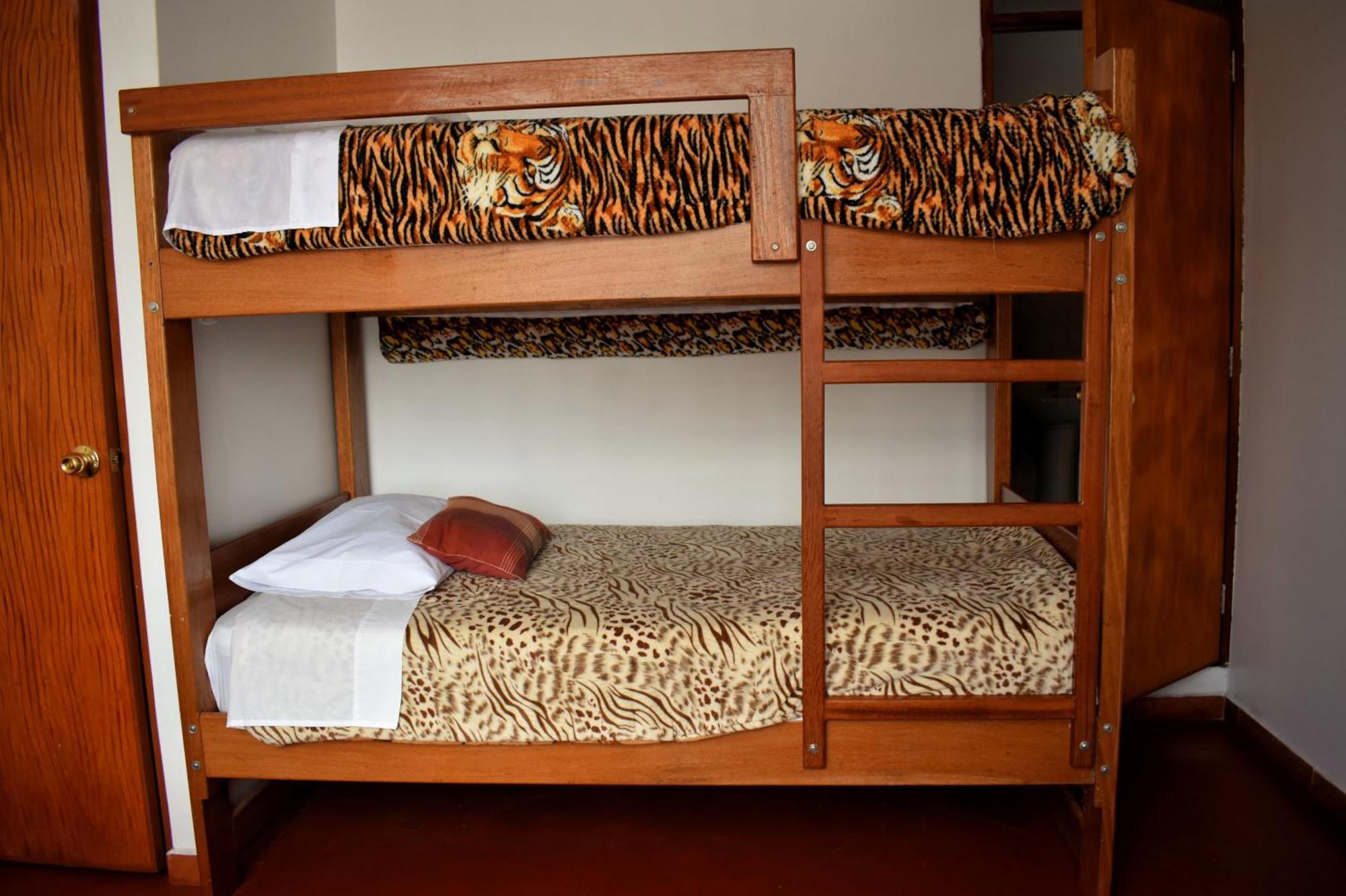 Suzet House Guest House Oxapampa Luaran gambar